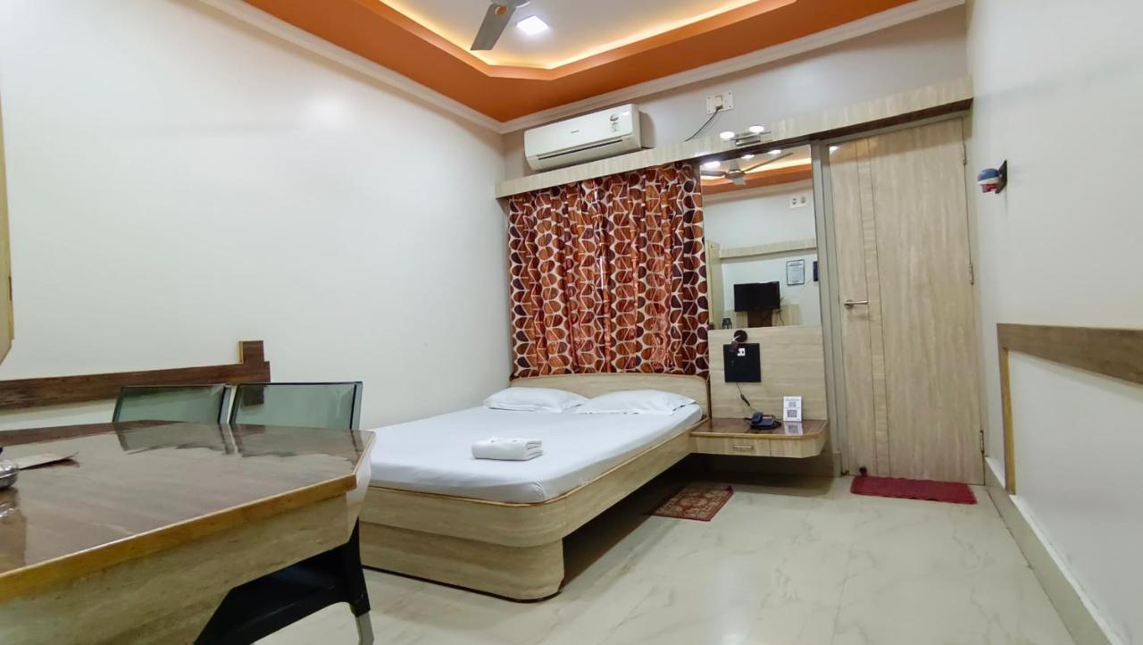 Hotel Samrat Baharampur Exterior foto