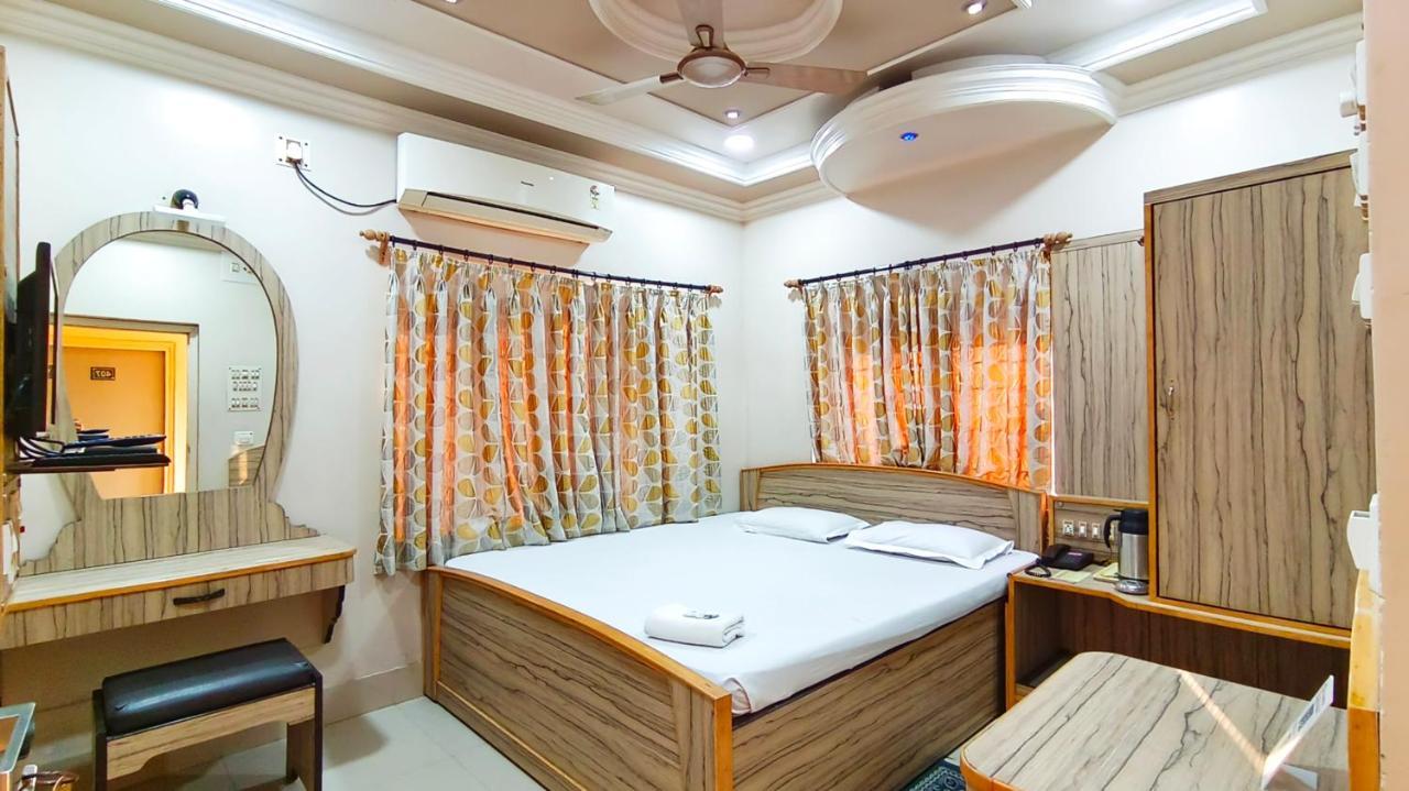 Hotel Samrat Baharampur Exterior foto