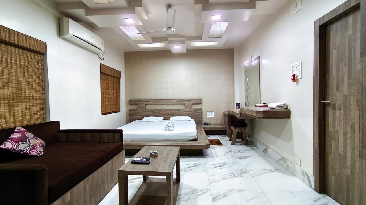 Hotel Samrat Baharampur Exterior foto