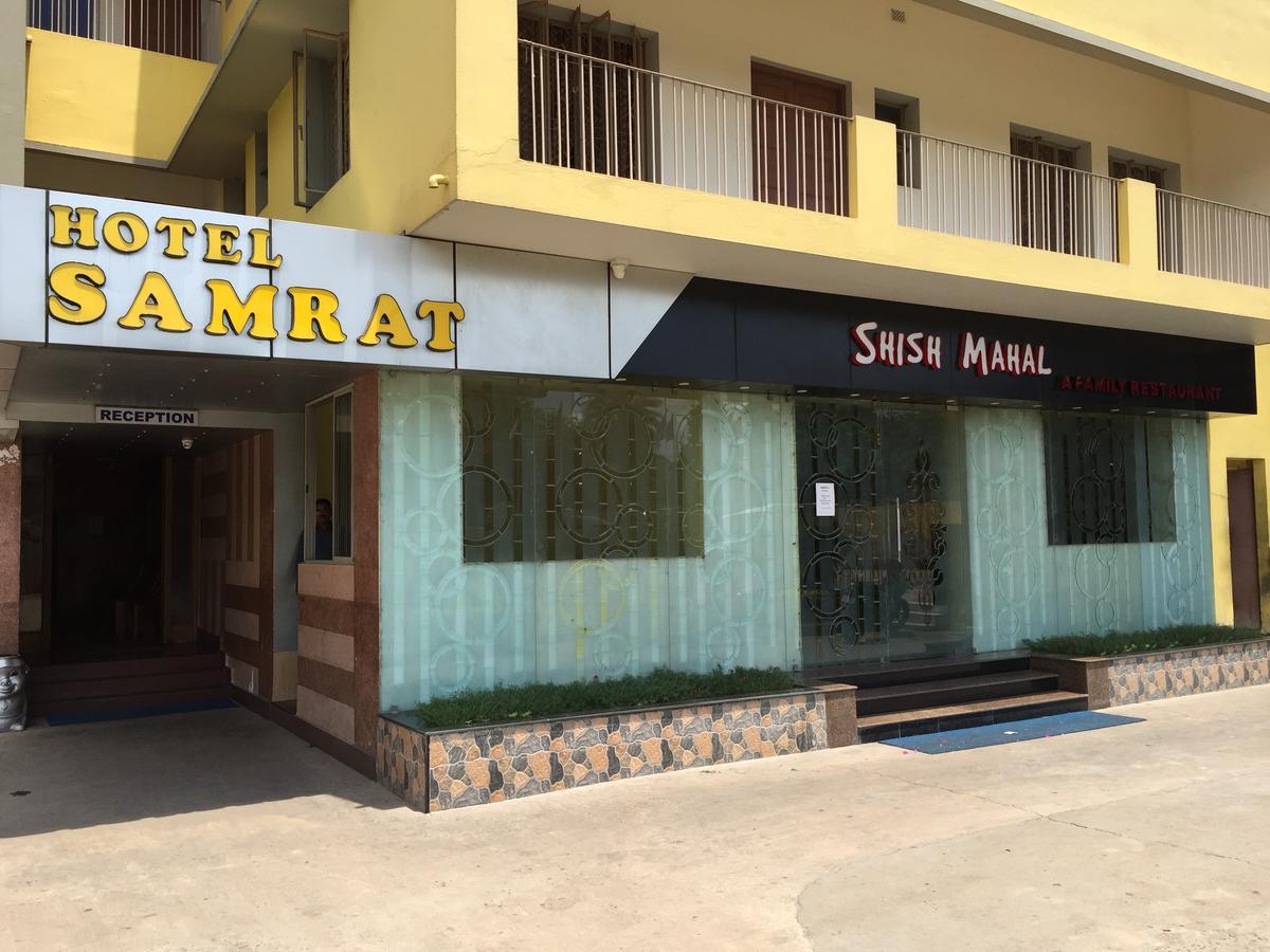 Hotel Samrat Baharampur Exterior foto