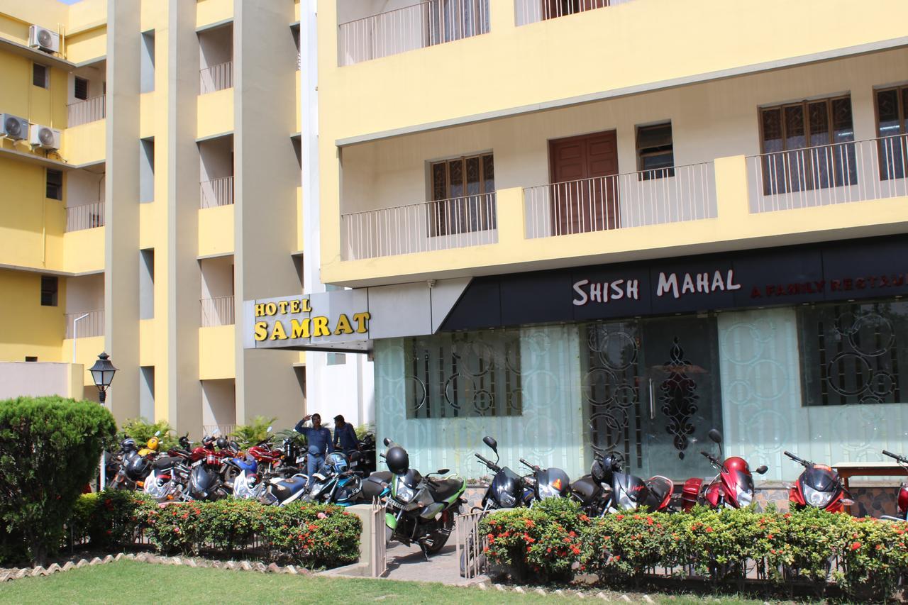 Hotel Samrat Baharampur Exterior foto